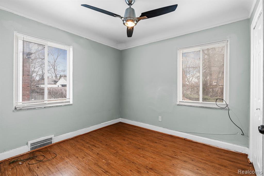 9550 ROBSON Street, Detroit, MI 48227 — Photo 10