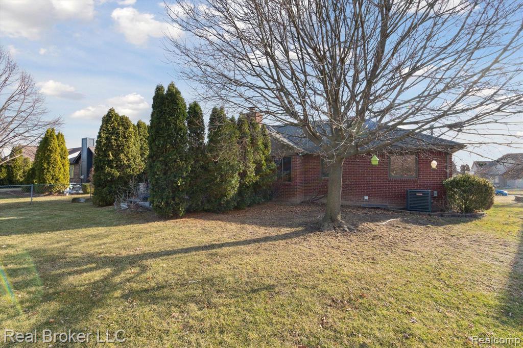 47095 STONY BROOK Drive, Macomb, MI 48044 — Photo 38