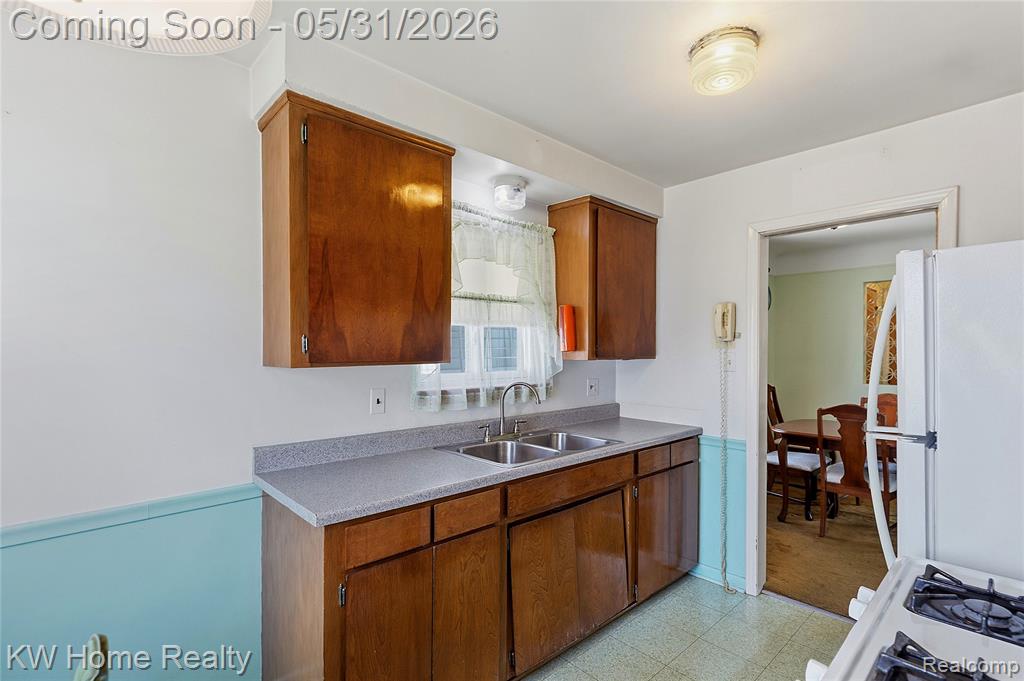 8801 Whitlock Avenue, Dearborn, MI 48126 — Photo 7