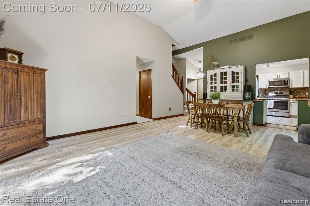 310 S Van Road, Holly, MI 48442 — Photo 12
