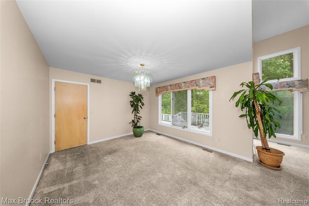 5199 Shenandoah Court, West Bloomfield, MI 48323 — Photo 18