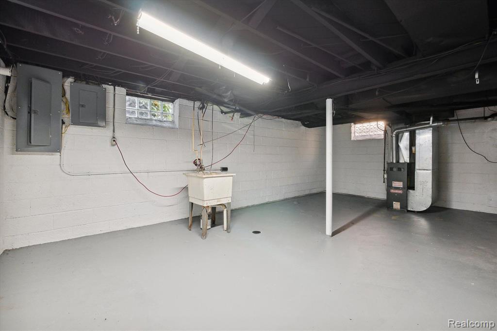 6445 LONDON Street, Detroit, MI 48221 — Photo 34