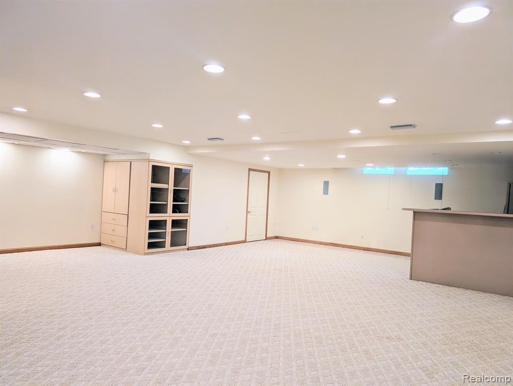 421 Buttercup Drive, Rochester Hills, MI 48307 — Photo 15