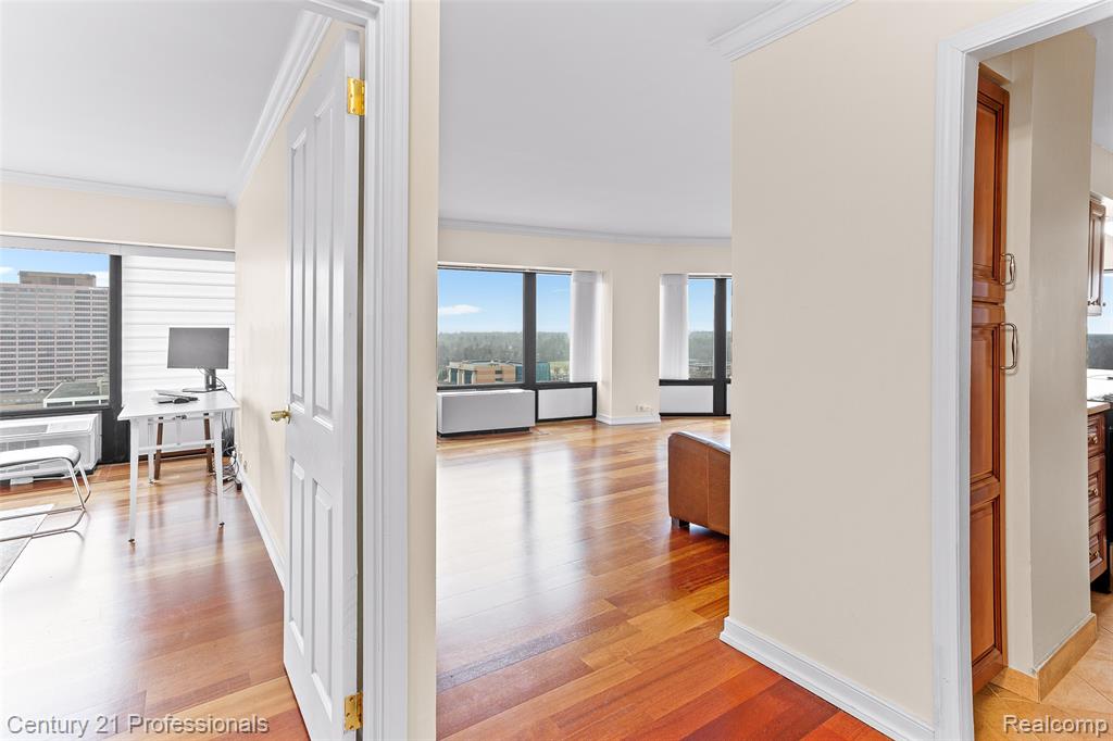 5000 Town Center, 1704, Southfield, MI 48075 — Photo 7