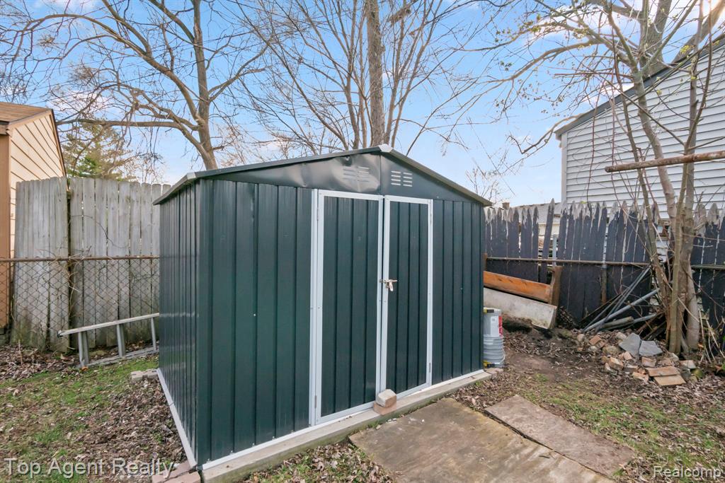 46059 Huling Street, Shelby Twp, MI 48317 — Photo 37