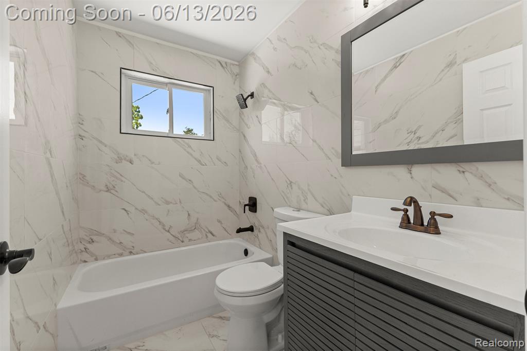 29578 Brown Court, Garden City, MI — Photo 24