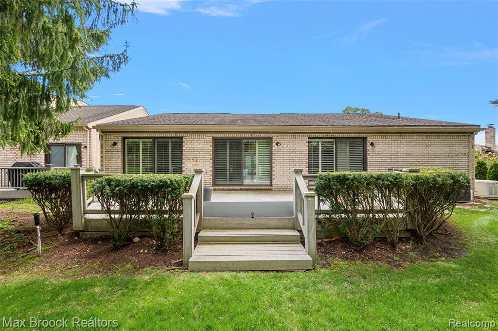 5175 Woodlands Drive, Bloomfield Hills, MI 48302 — Photo 31