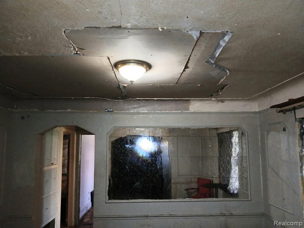 9181 PINEHURST Street, Detroit, MI 48204 — Photo 5
