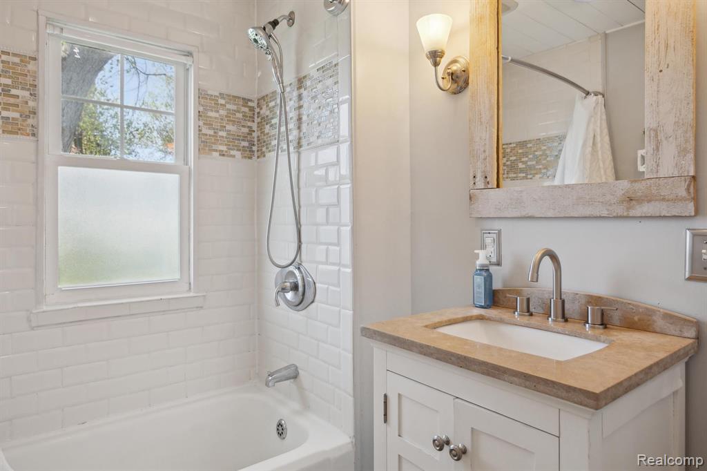 5563 CENTRAL Drive, Monroe, MI 48161 — Photo 19