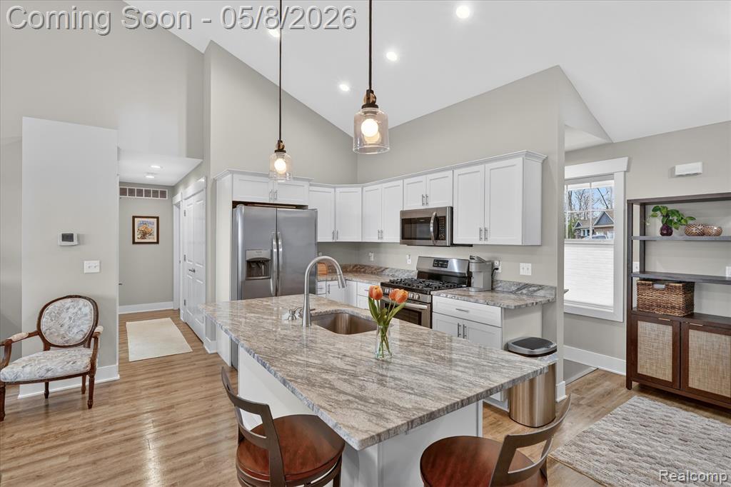 5847 Scenic Bluff Drive, 28, Brighton, MI 48116 — Photo 13