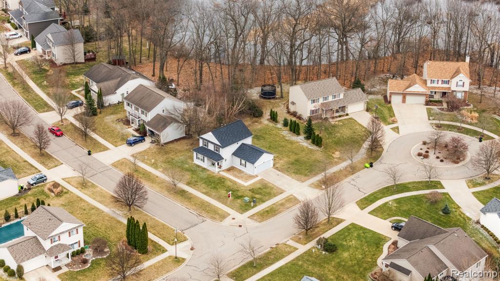 990 Waters Edge Lane, Fenton, MI 48430 — Photo 34