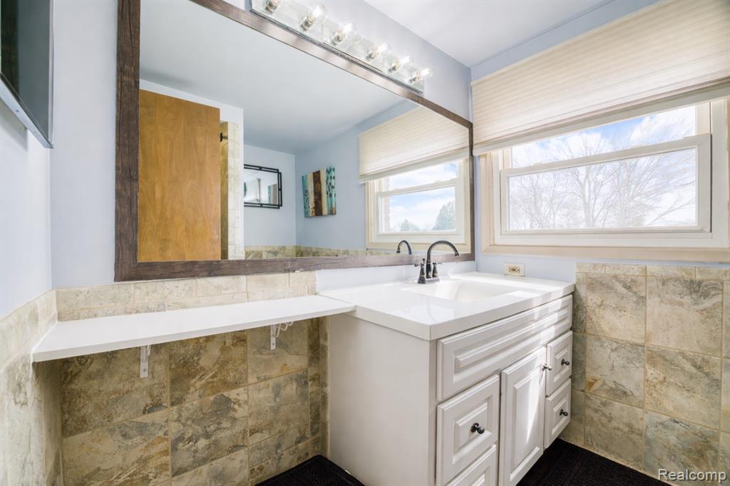 41862 Baintree Circle, Northville, MI 48168 — Photo 26