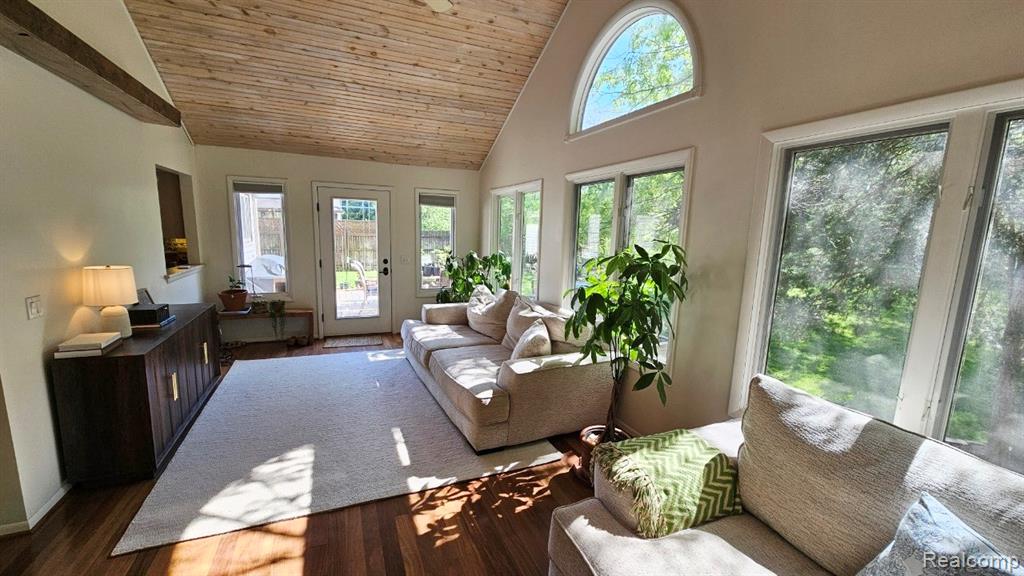 950 Fuller Lane, White Lake, MI — Photo 4