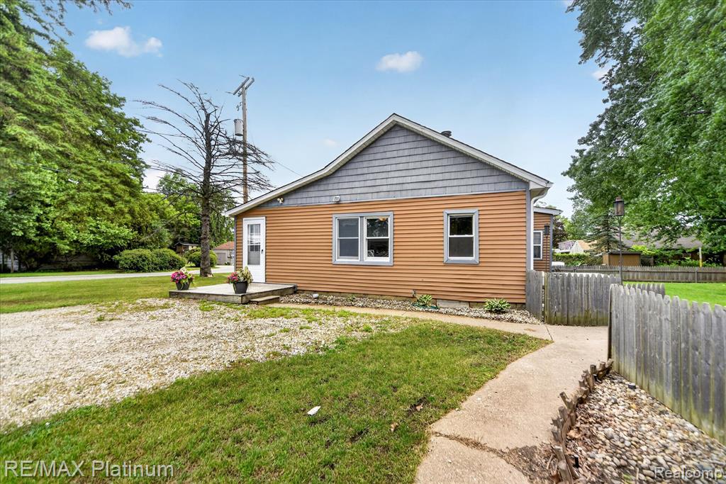 501 Kaiser Road, Gregory, MI 48137 — Photo 3