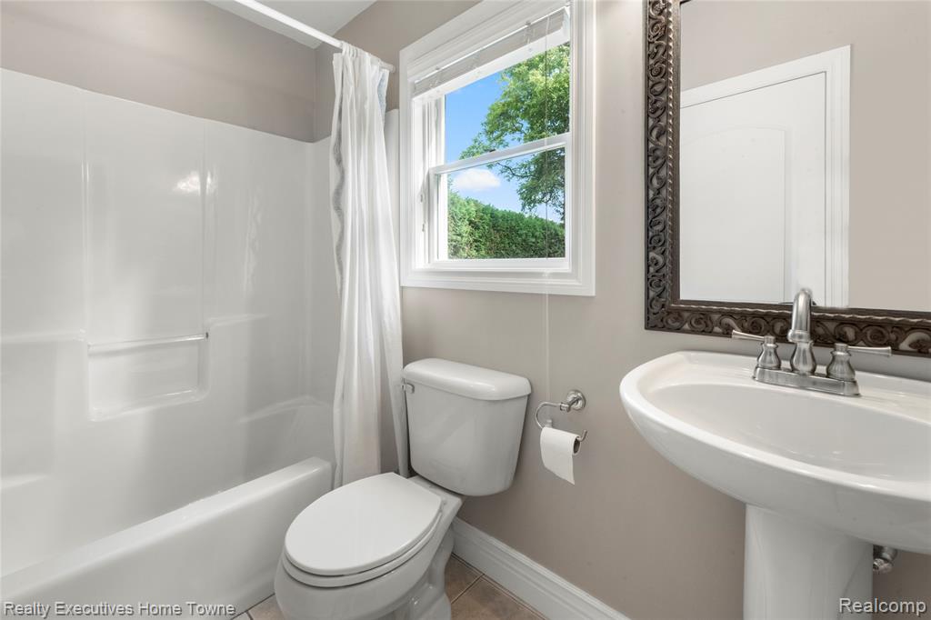 3279 SHOREWOOD Avenue, Fort Gratiot, MI 48059 — Photo 18