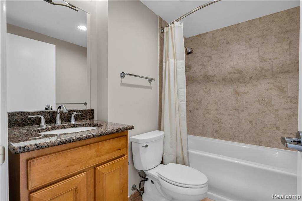 525 W LAFAYETTE Boulevard, 12E, Detroit, MI 48226 — Photo 32