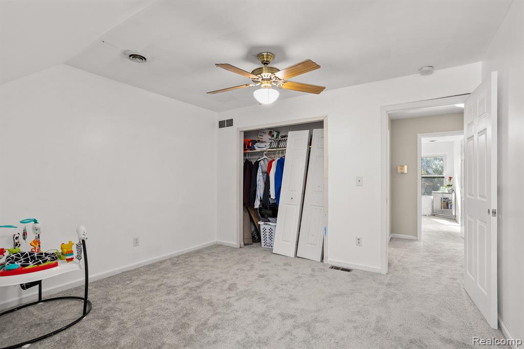 811 SAINT JOHNS Boulevard, Lincoln Park, MI 48146 — Photo 20