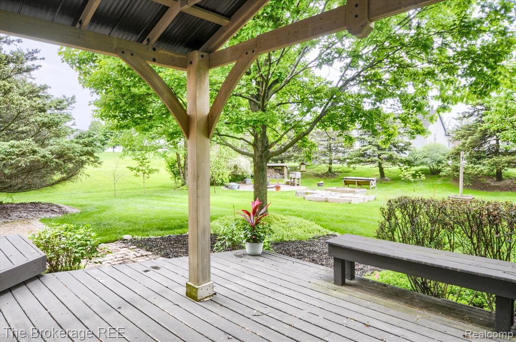 4449 Brighton Drive, Grand Blanc, MI 48439 — Photo 11