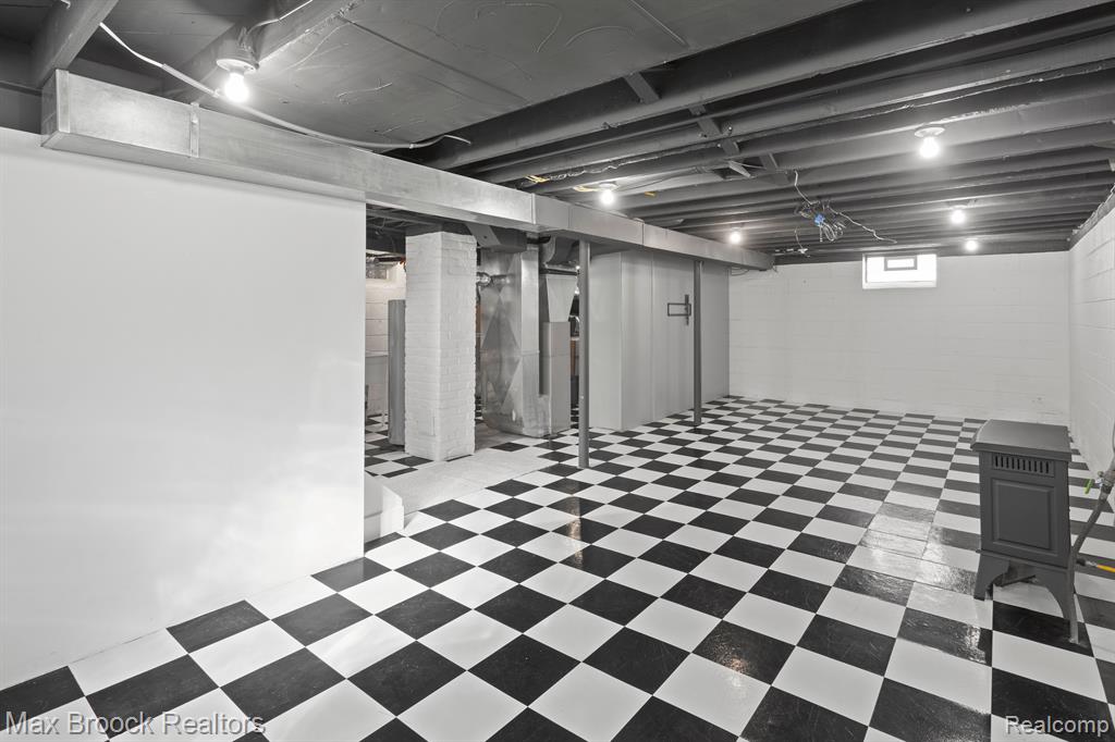 850 W LINCOLN Street, Birmingham, MI 48009 — Photo 24