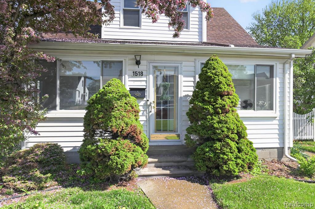 1518 Chestnut Street, Wyandotte, MI 48192 — Photo 4