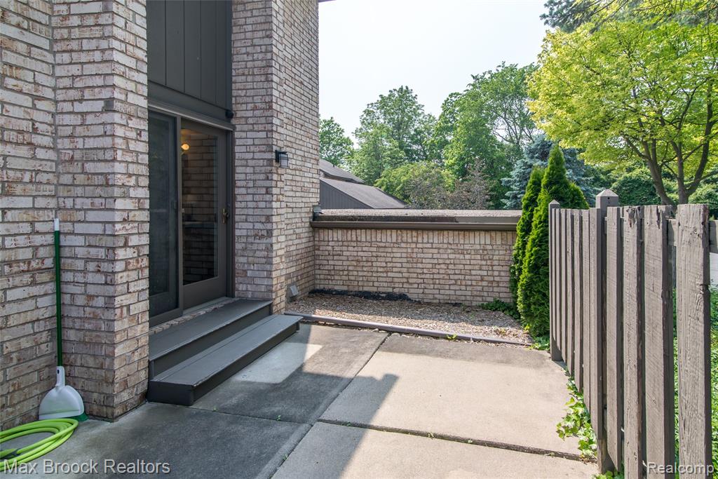 41350 Woodward Avenue, Bloomfield Hills, MI 48304 — Photo 47