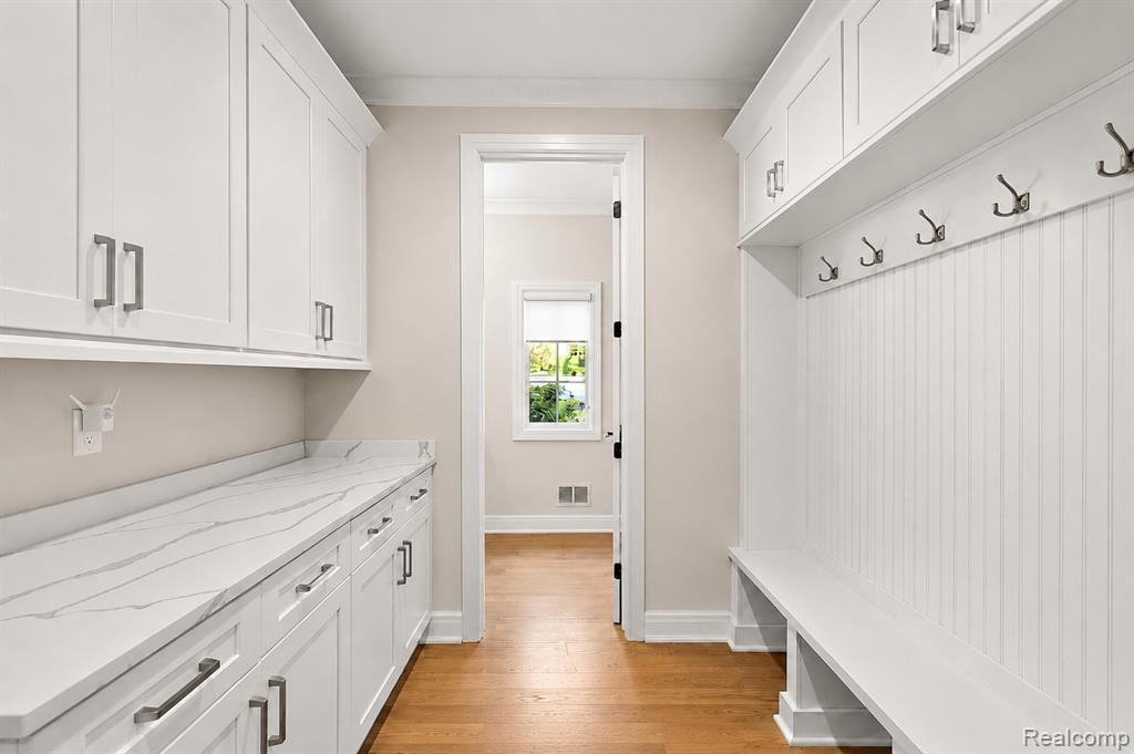 4345 SPRUCE HILL Lane, Bloomfield Hills, MI 48301 — Photo 13