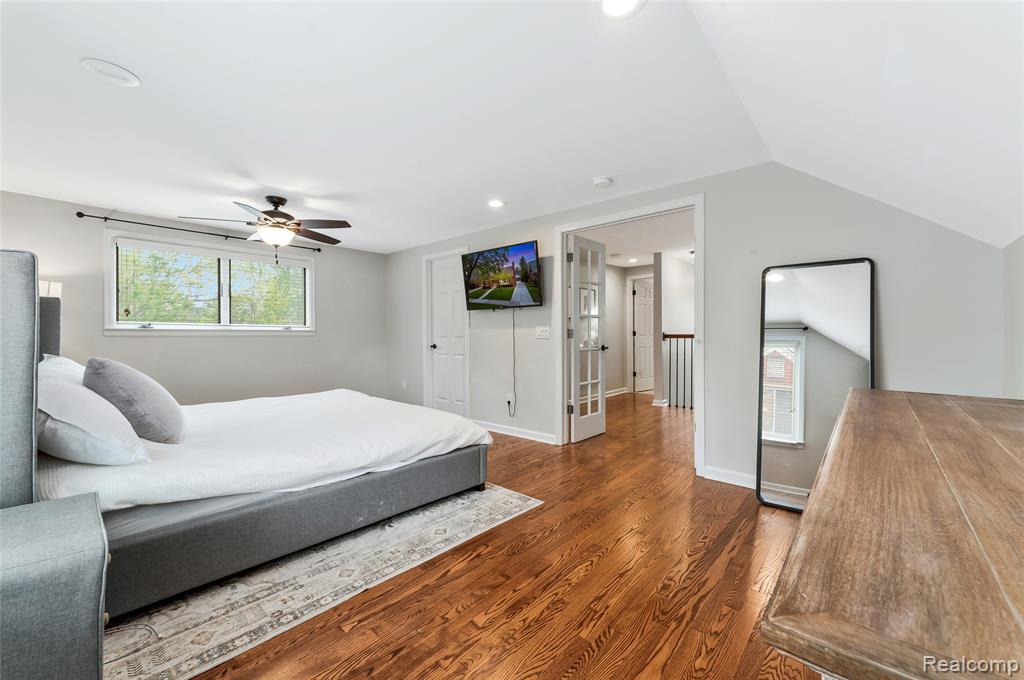 10054 Lincoln Drive, Huntington Woods, MI — Photo 32