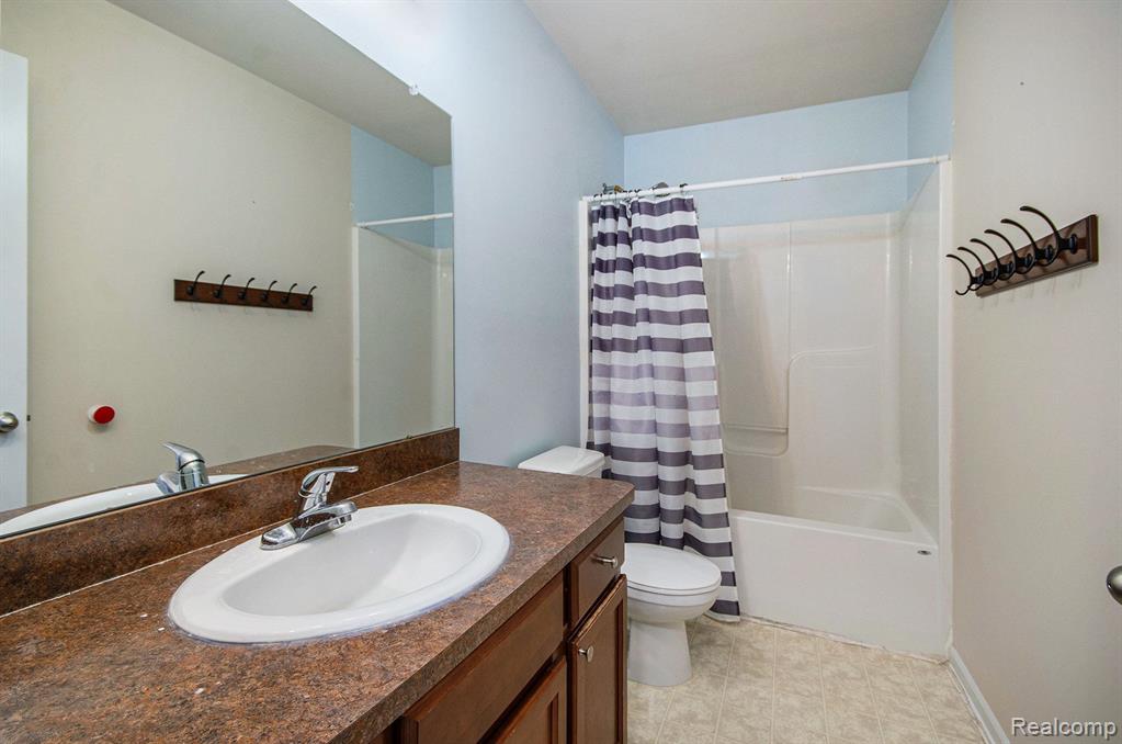 45284 BROOKVIEW Drive, Van Buren, MI 48111 — Photo 15