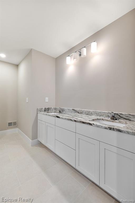 50605 Mistwood Drive, Macomb, MI 48042 — Photo 37