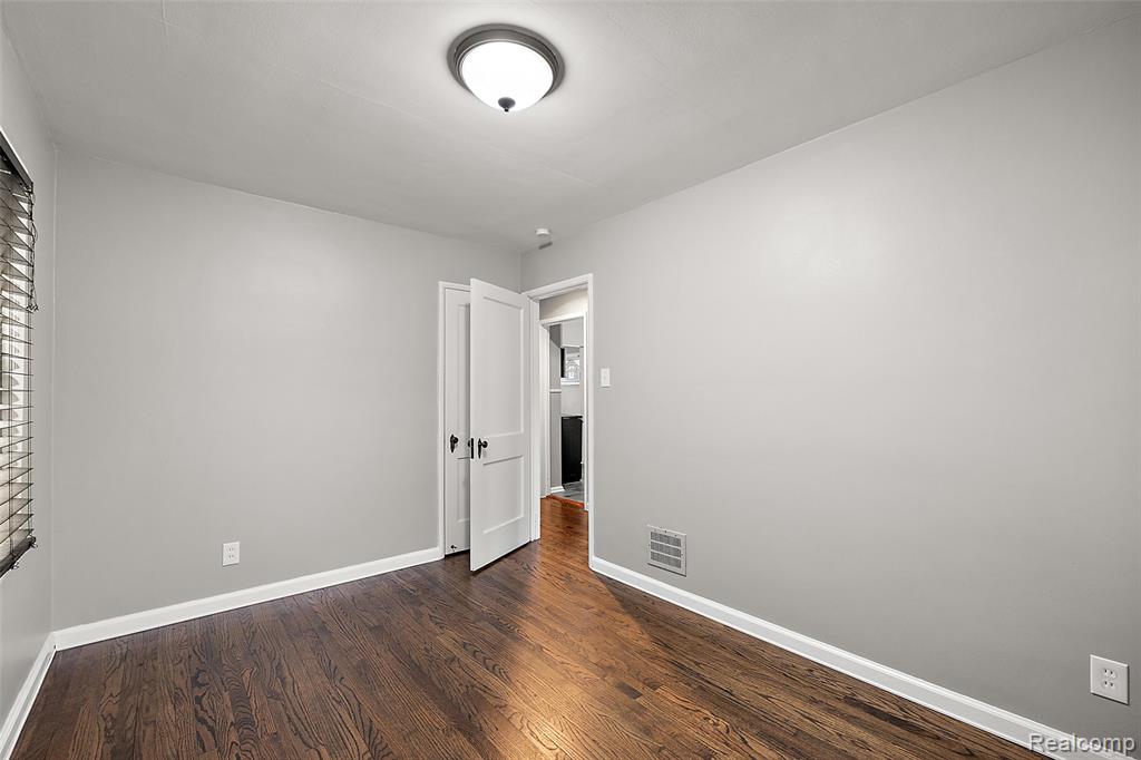 922 McLean Avenue, Royal Oak, MI 48067 — Photo 19