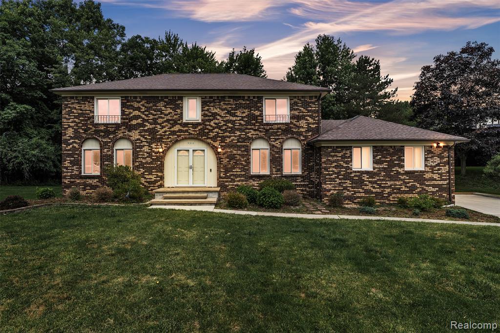 5310 Pond Bluff Drive, West Bloomfield, MI 48323 — front exterior
