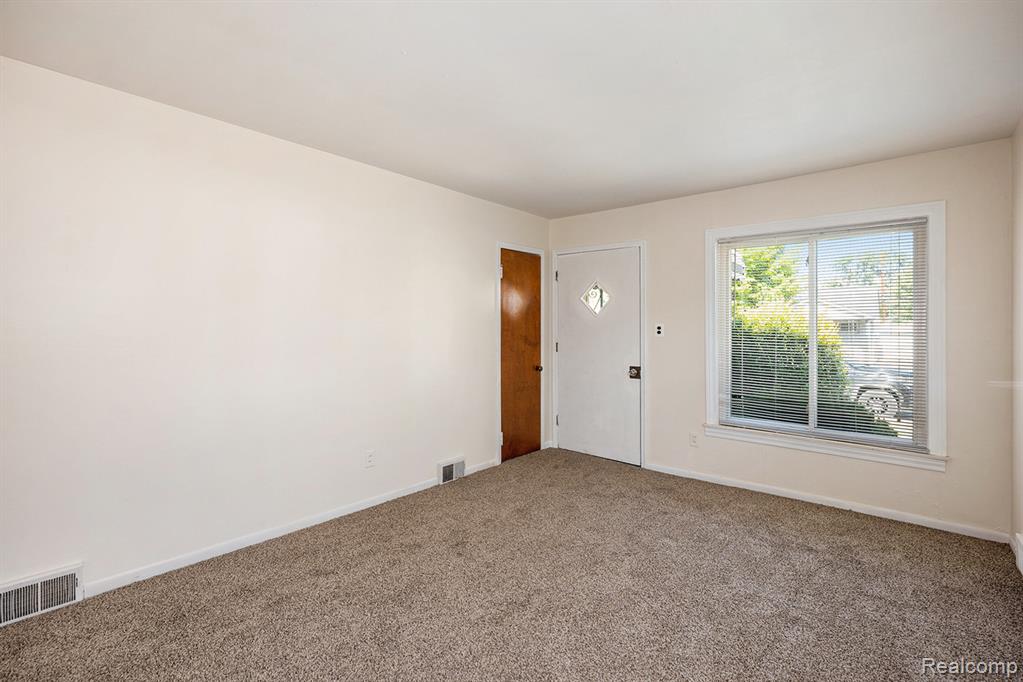 1212 E Rowland Avenue, Madison Heights, MI 48071 — Photo 5
