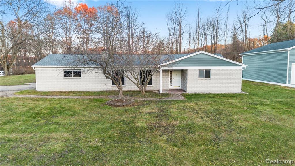 9240 Allen Road, Clarkston, MI 48348 — front exterior