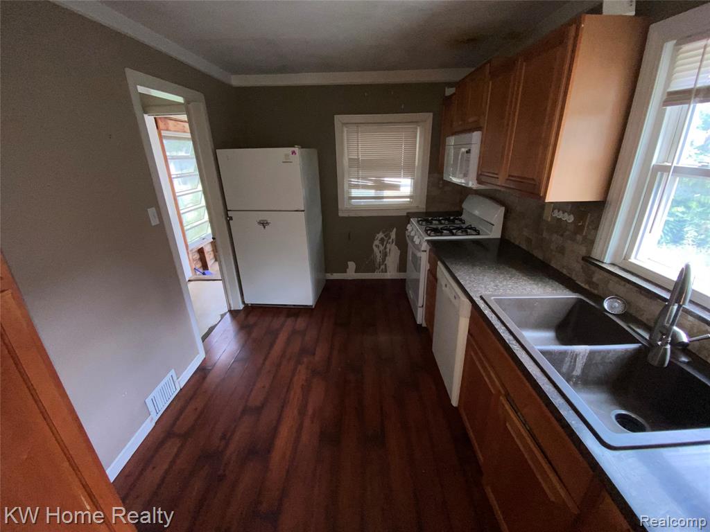 9636 Centralia, Redford, MI 48239 — Photo 5