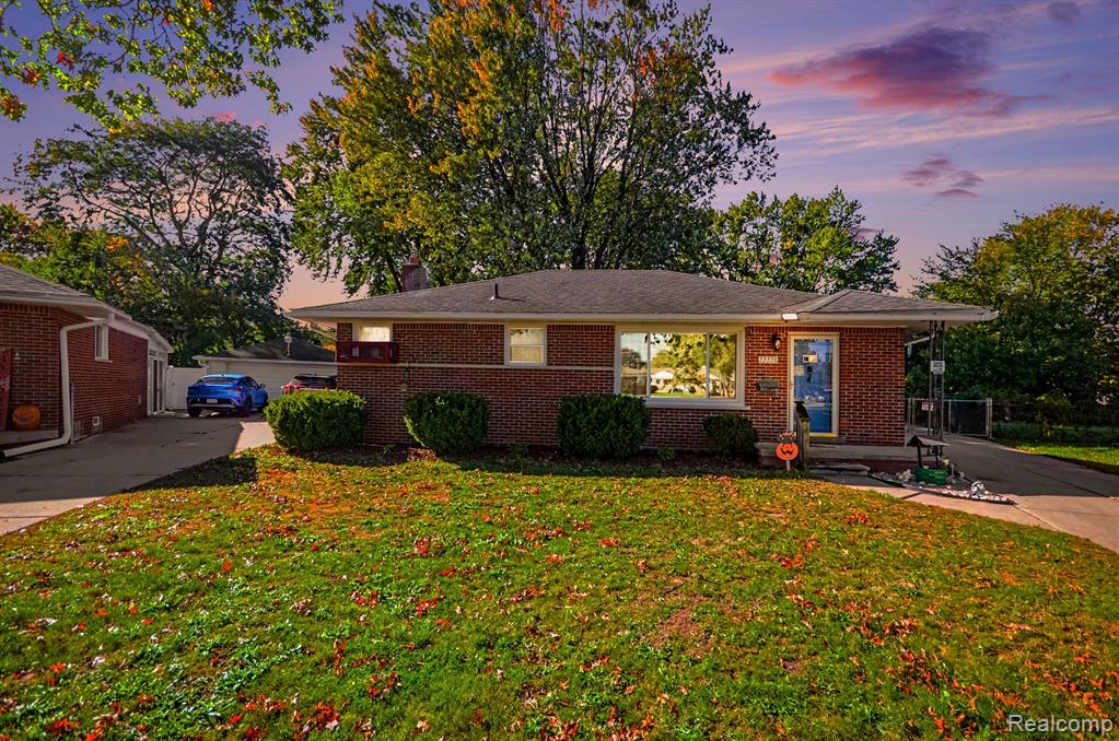 22228 Milgrom Court, Saint Clair Shores, MI 48081