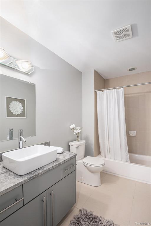 6535 Pond Drive, Washington, MI — Photo 31
