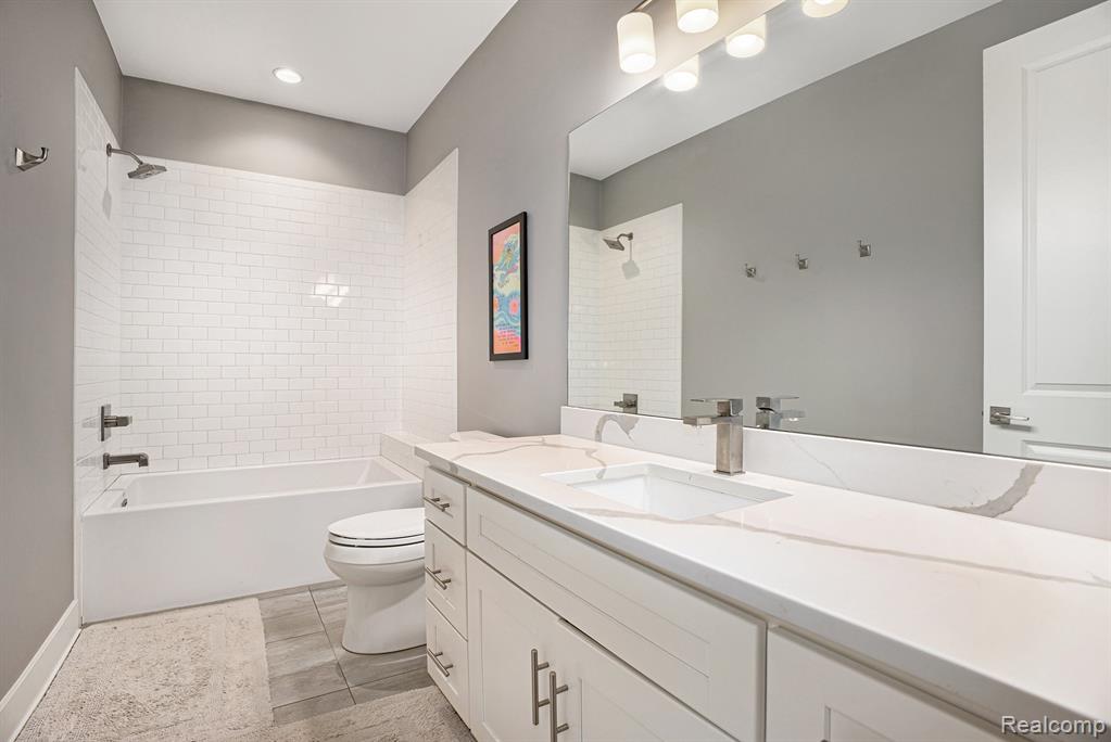 5888 Wyndam Lane, Brighton, MI 48116 — Photo 24