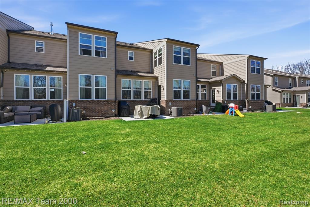 838 Addison Circle, Walled Lake, MI 48390 — Photo 34