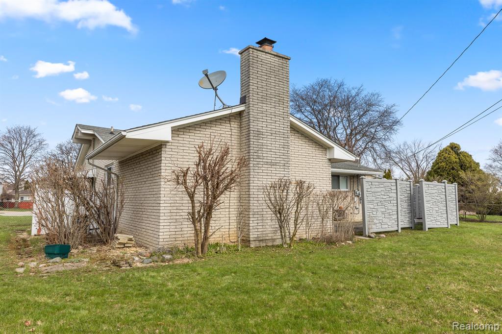 4151 red cedar Street, Trenton, MI 48183 — Photo 31