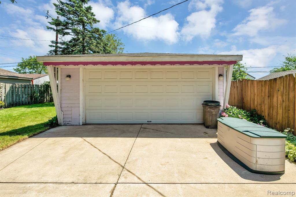 9721 MUELLER Street, Taylor, MI 48180 — Photo 25