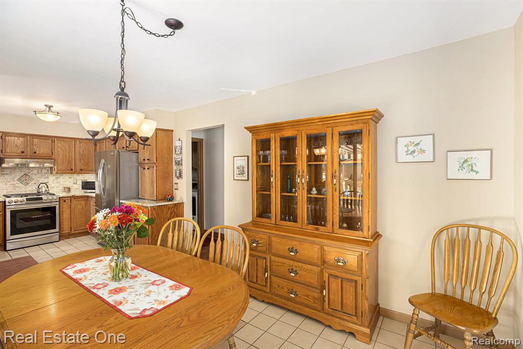 5208 Crowfoot Drive, Troy, MI 48085 — Photo 7