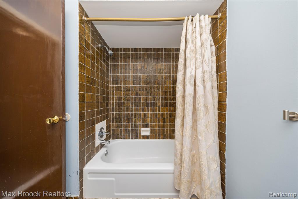 25260 GREENBROOKE #14 Drive, Southfield, MI 48033 — Photo 29