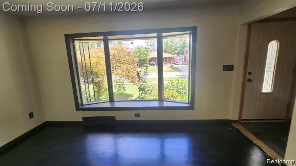 8315 Arnold Street, Dearborn Heights, MI 48127 — Photo 4