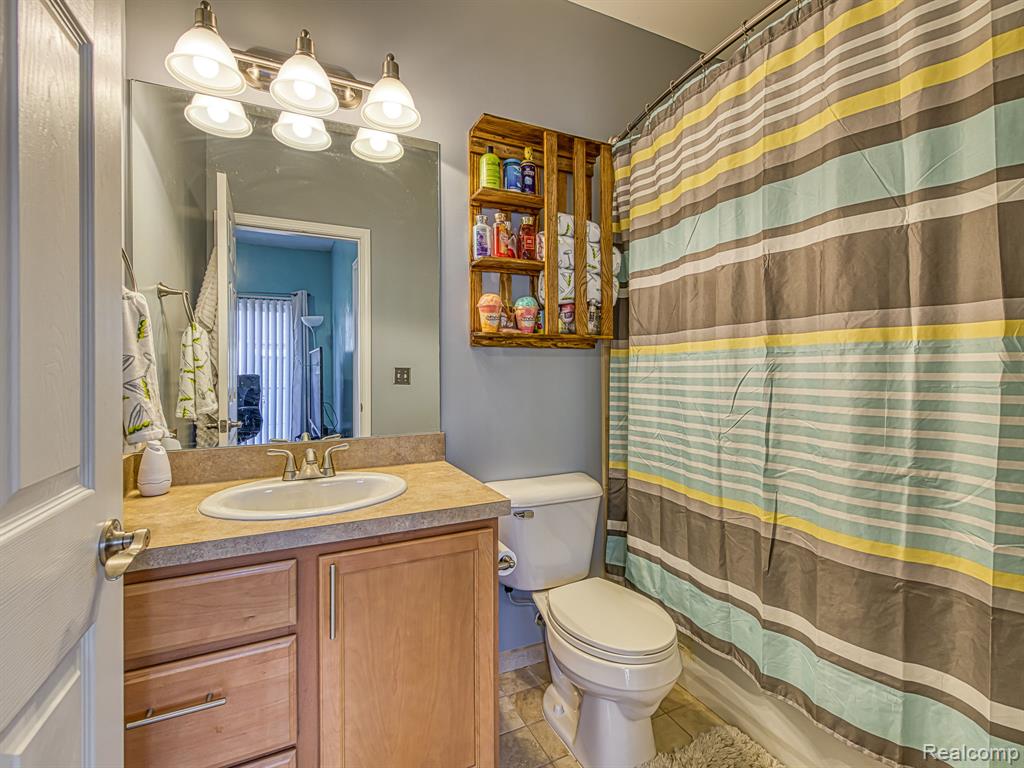 655 Vinewood Street, Wyandotte, MI 48192 — Photo 27