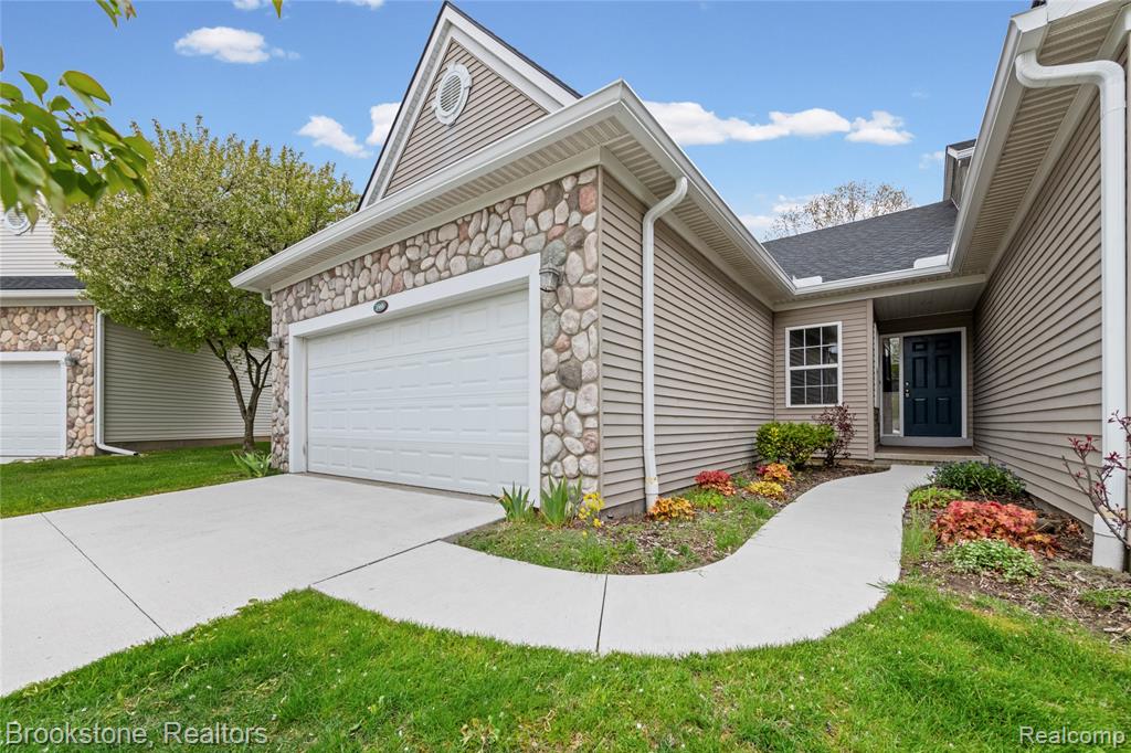 3568 Grove Lane, Auburn Hills, MI 48326