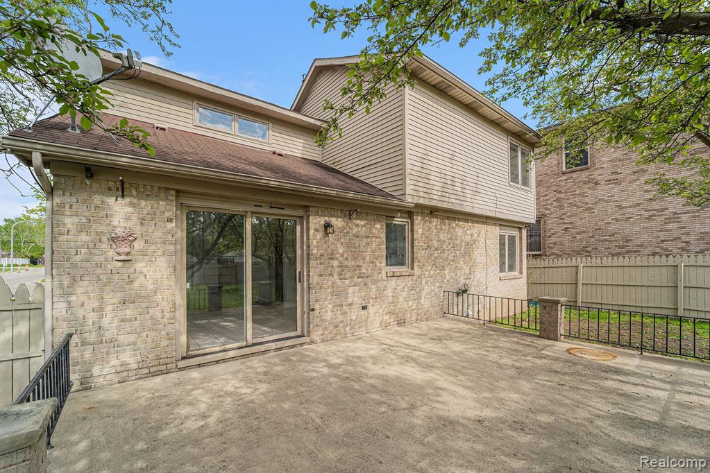 6075 N VERNON Street, Dearborn Heights, MI 48127 — Photo 34