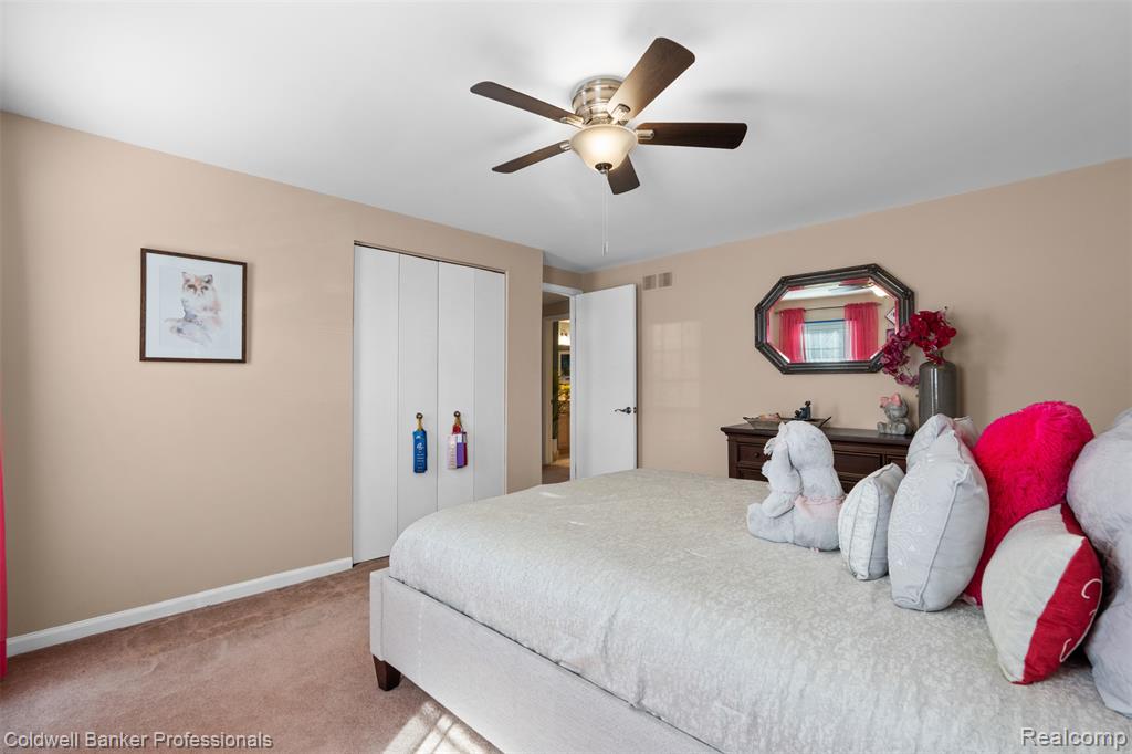 4347 Apple Valley Lane, West Bloomfield, MI 48323 — Photo 29
