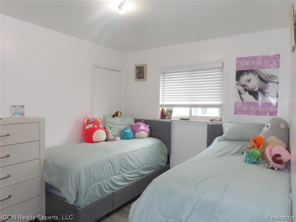 4438 Holmes Drive, Warren, MI 48092 — Photo 11