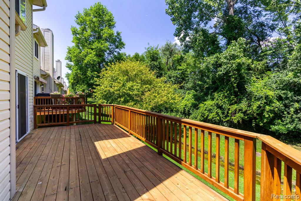 487 N Oak Drive, Commerce Twp, MI 48390 — Photo 45