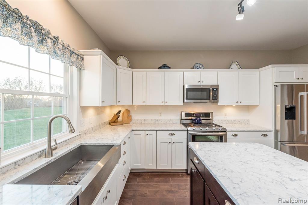 5628 DEER RUN Lane, Dexter, MI 48130 — Photo 7